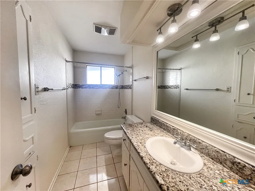 1438 Plumeria Street San Antonio, TX 78232