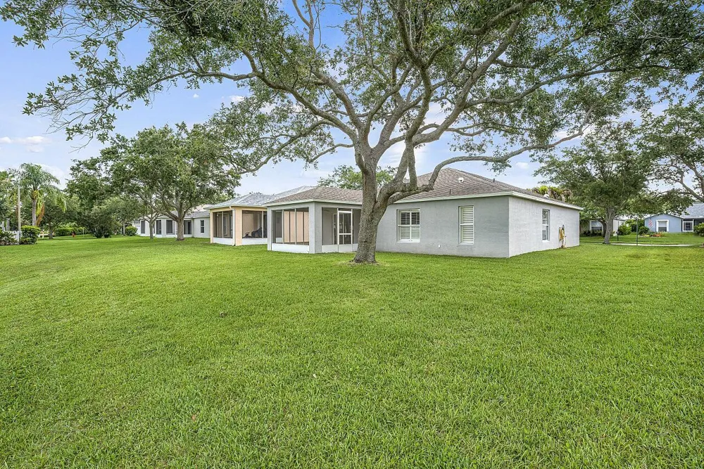966 E 13th Square Vero Beach, FL 32960