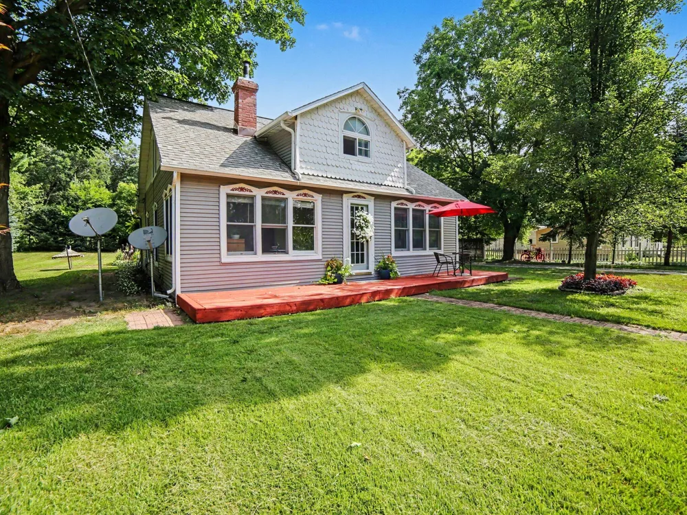 2620 Middle Lake Road Twin Lake, MI 49457