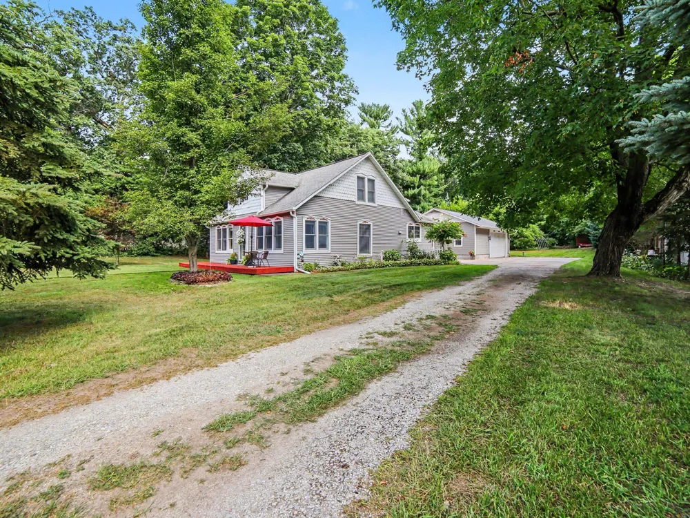 2620 Middle Lake Road Twin Lake, MI 49457