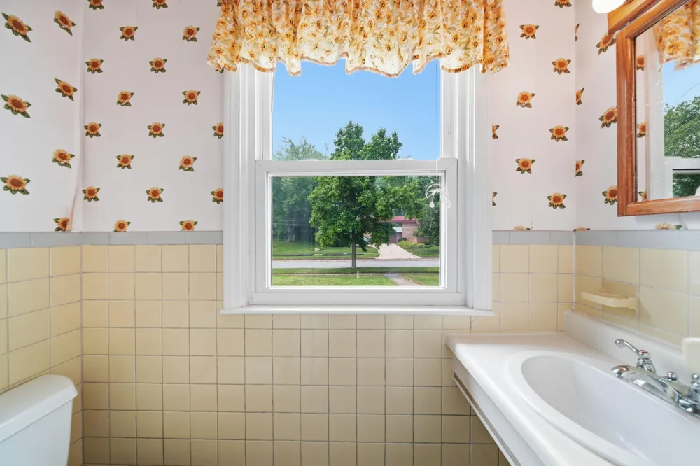 1058 Orchard Road Adrian, MI 49221