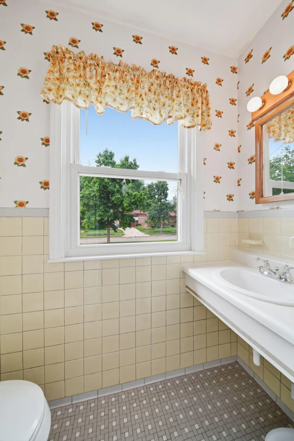 1058 Orchard Road Adrian, MI 49221