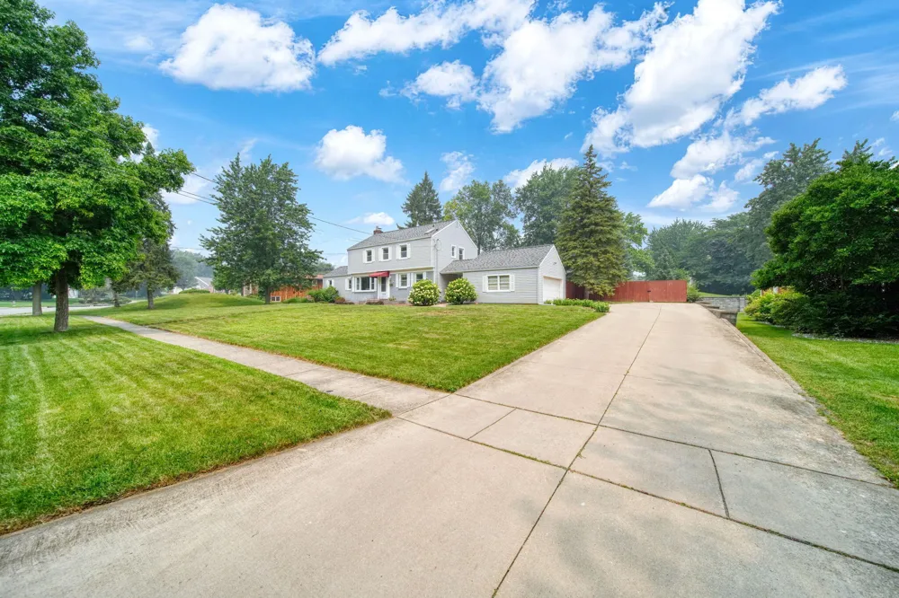 1058 Orchard Road Adrian, MI 49221
