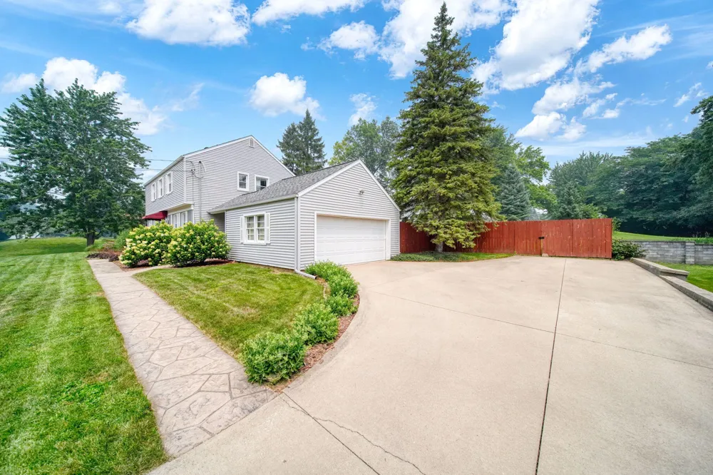1058 Orchard Road Adrian, MI 49221