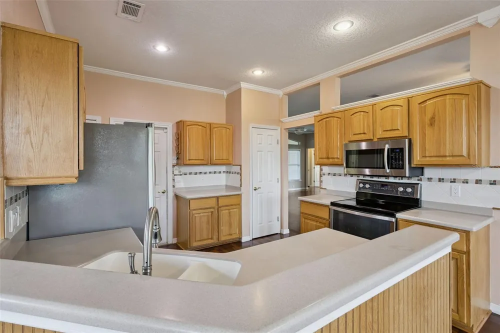 15734 THOROUGHBRED LANE Montverde, FL 34756