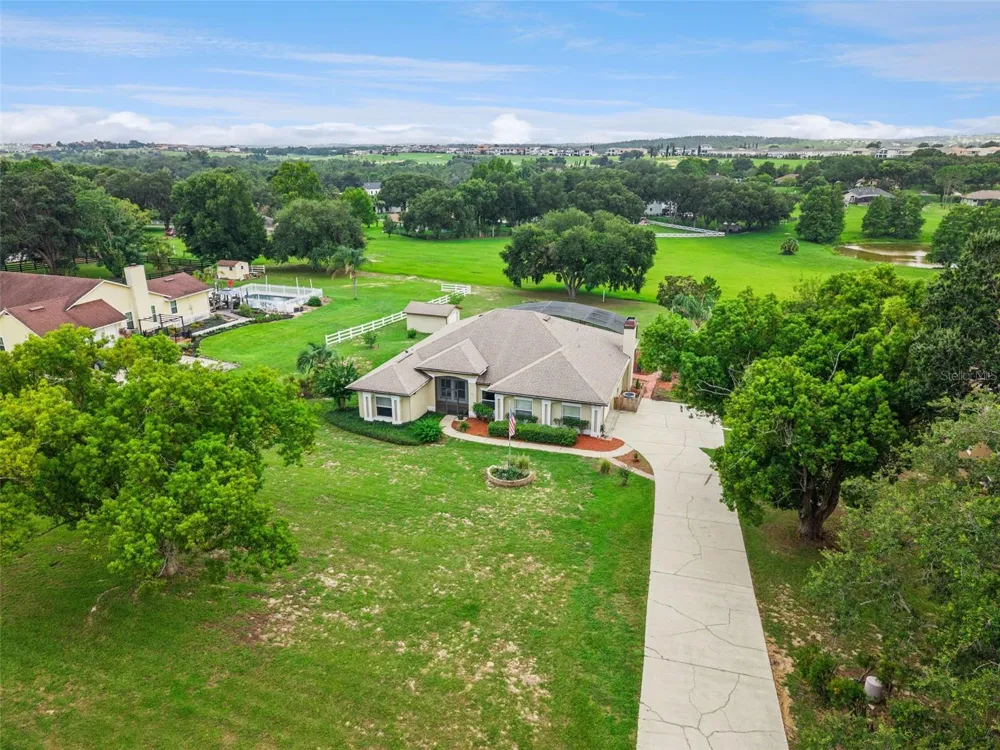 15734 THOROUGHBRED LANE Montverde, FL 34756