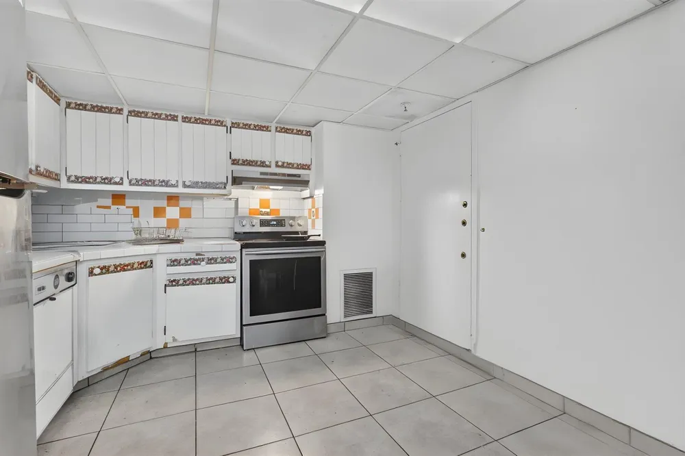 2780 NE 183RD STREET #112 Aventura, FL 33160