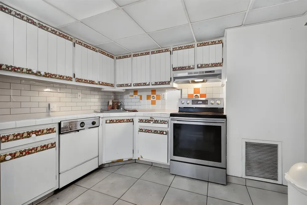 2780 NE 183RD STREET #112 Aventura, FL 33160