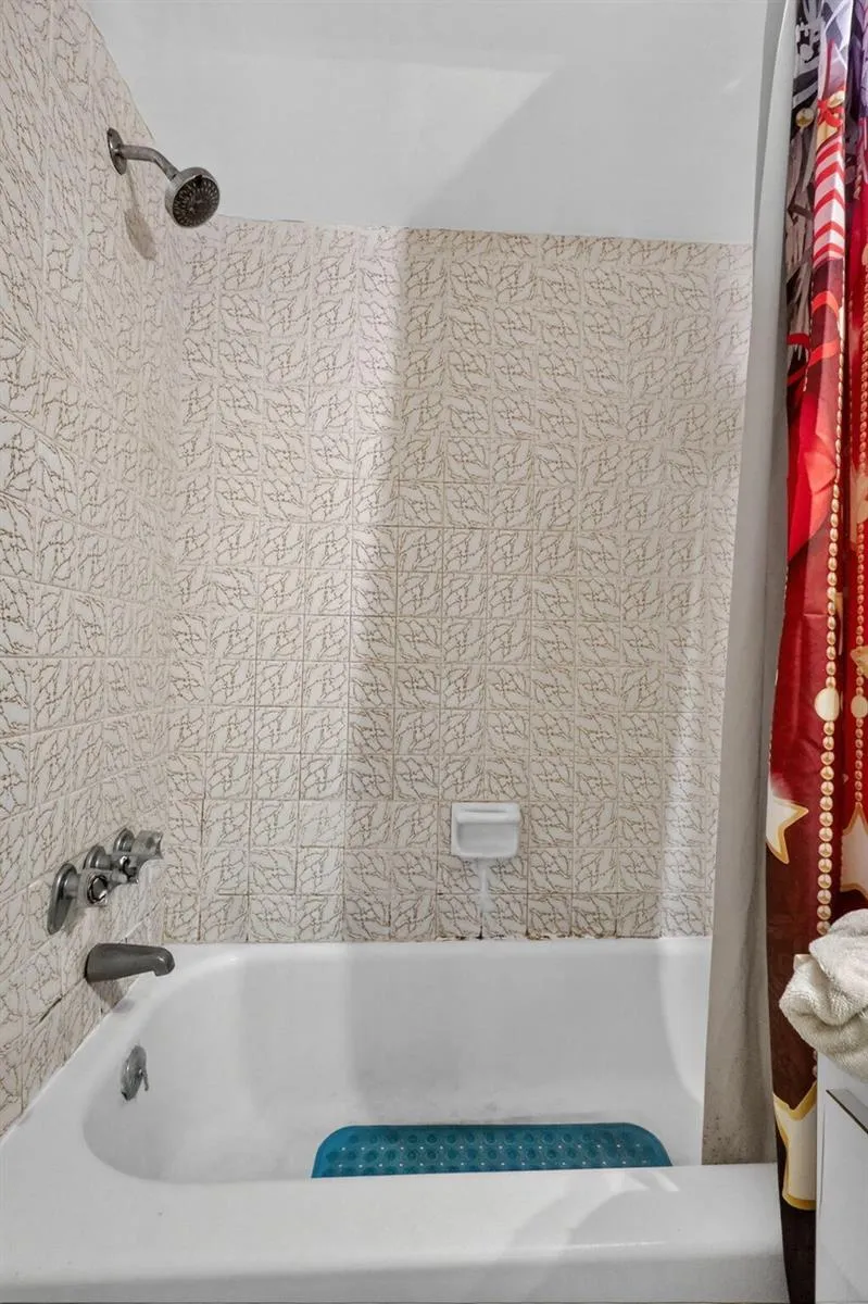 2780 NE 183RD STREET #112 Aventura, FL 33160