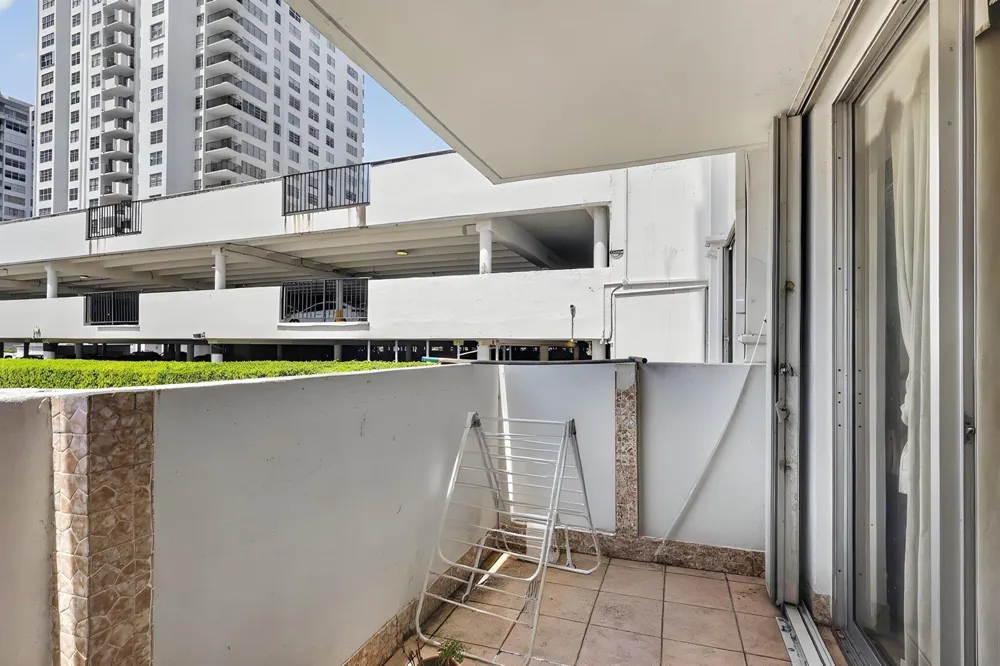 2780 NE 183RD STREET #112 Aventura, FL 33160