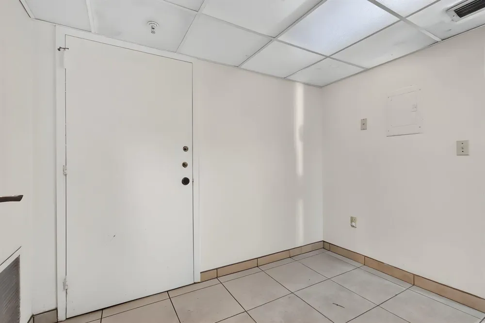 2780 NE 183RD STREET #112 Aventura, FL 33160