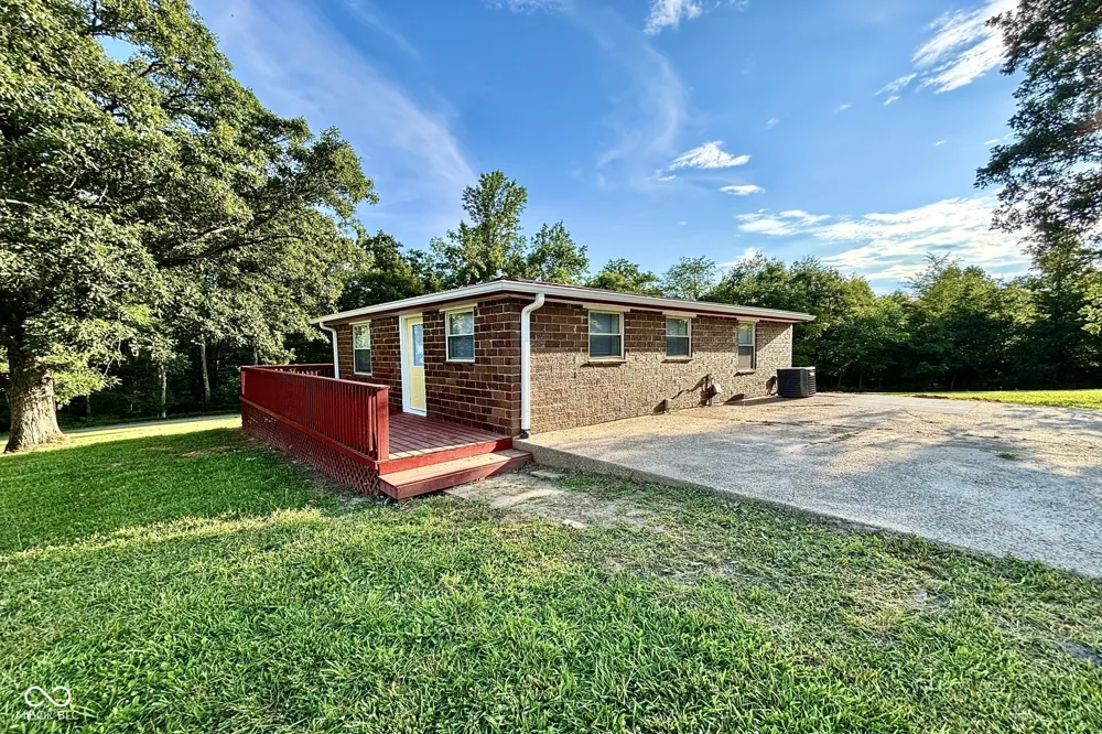 3139 W Water Tower Road Salem, IN 47167