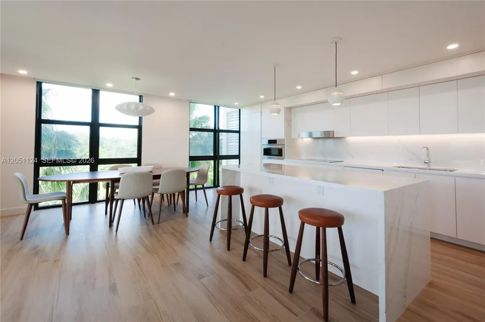 1121 Crandon Blvd #D301 Key Biscayne, FL 33149