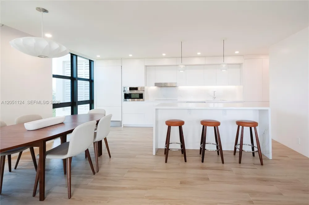 1121 Crandon Blvd #D301 Key Biscayne, FL 33149