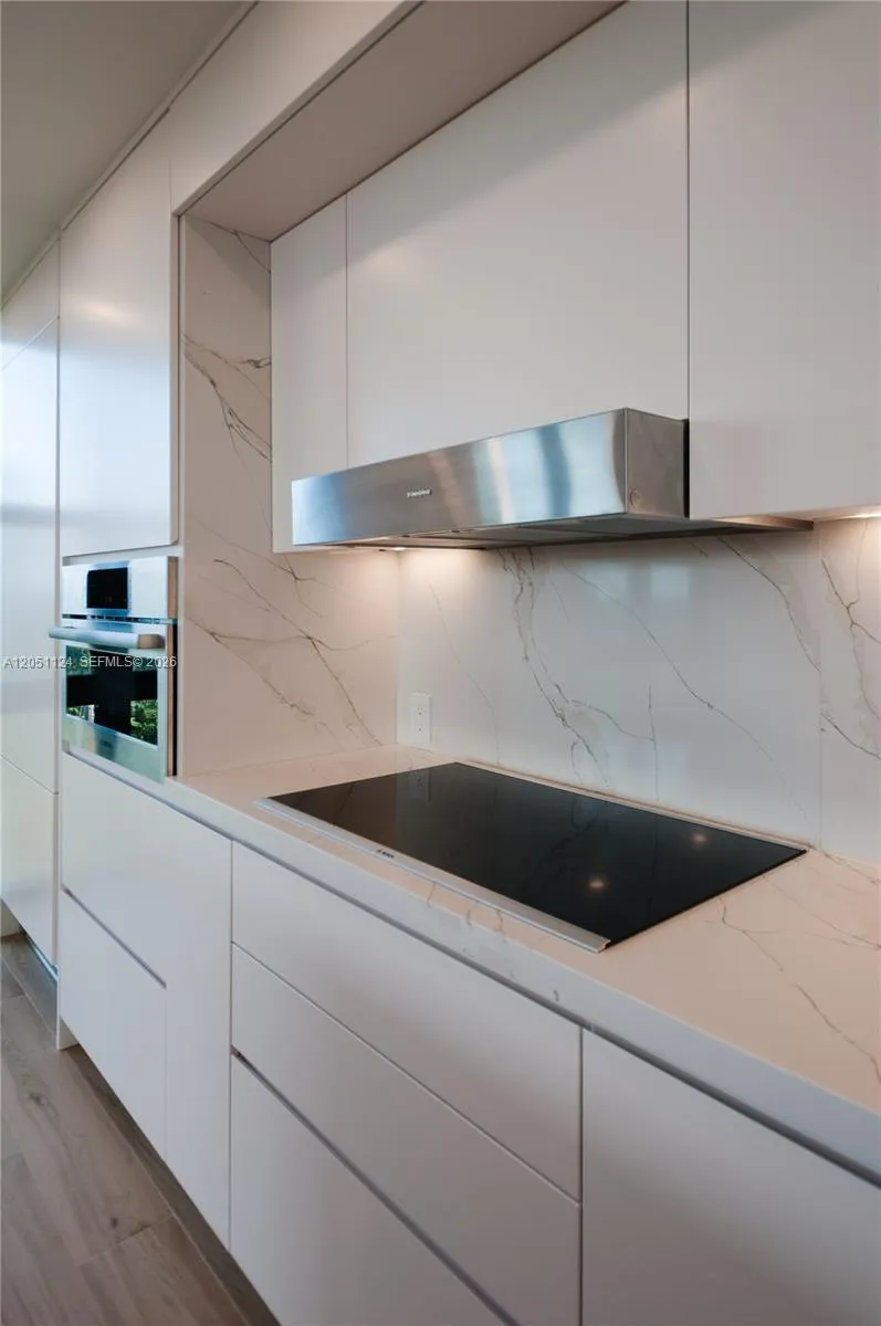 1121 Crandon Blvd #D301 Key Biscayne, FL 33149