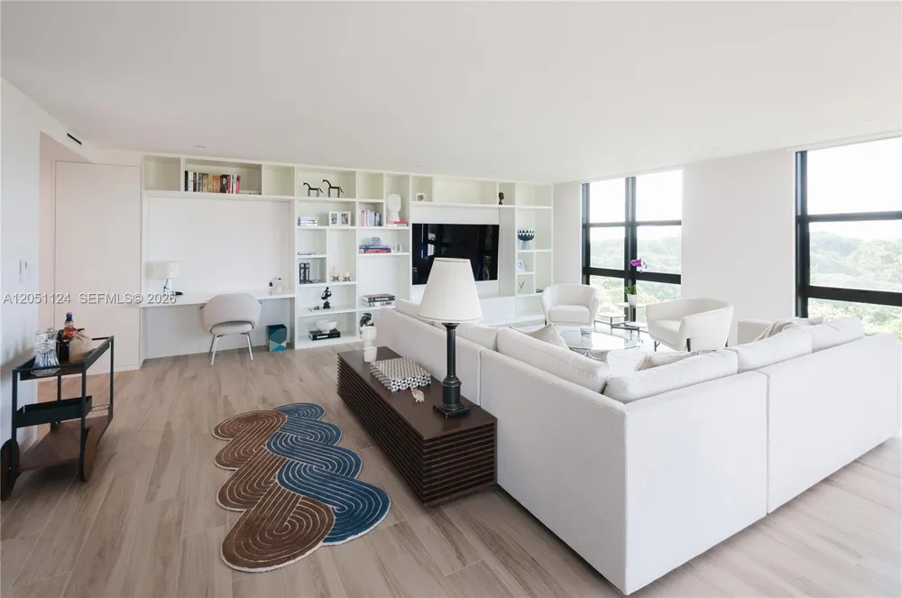 1121 Crandon Blvd #D301 Key Biscayne, FL 33149