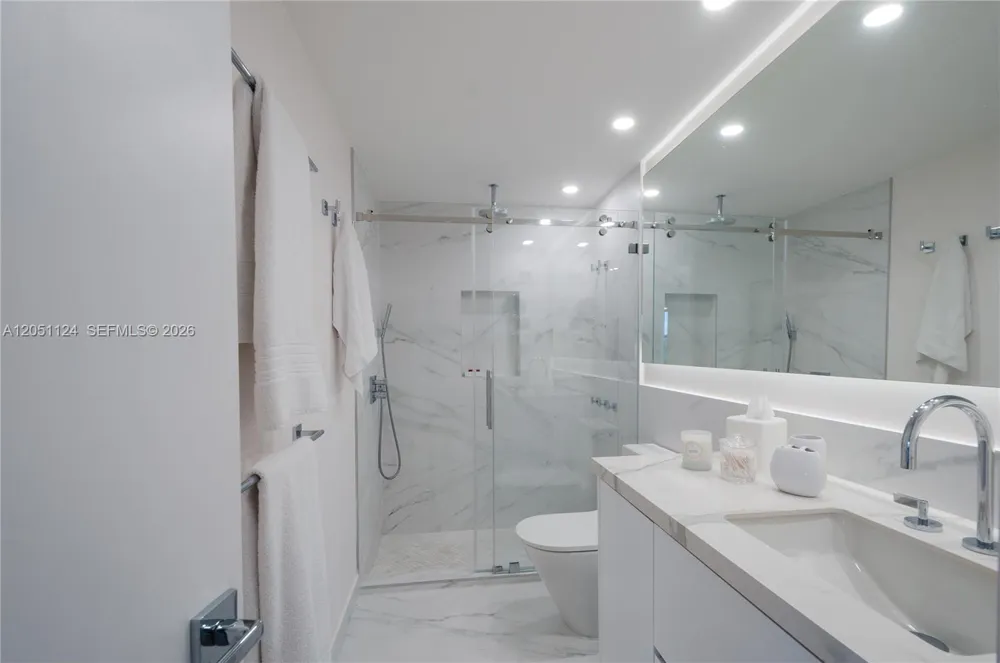 1121 Crandon Blvd #D301 Key Biscayne, FL 33149