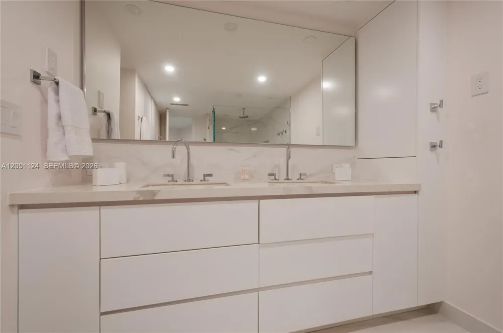 1121 Crandon Blvd #D301 Key Biscayne, FL 33149