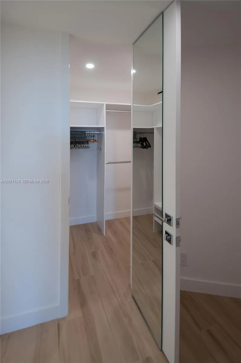 1121 Crandon Blvd #D301 Key Biscayne, FL 33149