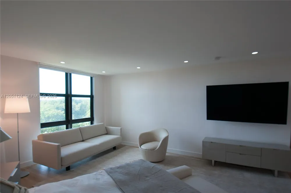 1121 Crandon Blvd #D301 Key Biscayne, FL 33149