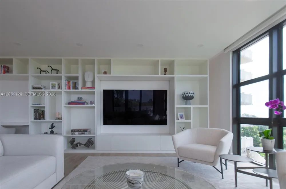 1121 Crandon Blvd #D301 Key Biscayne, FL 33149