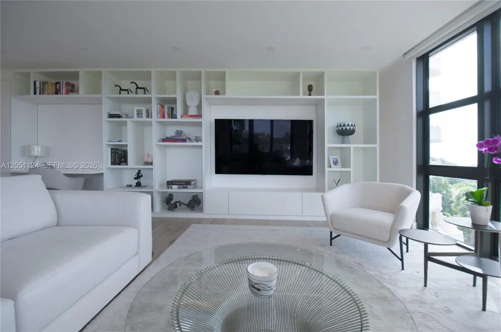 1121 Crandon Blvd #D301 Key Biscayne, FL 33149