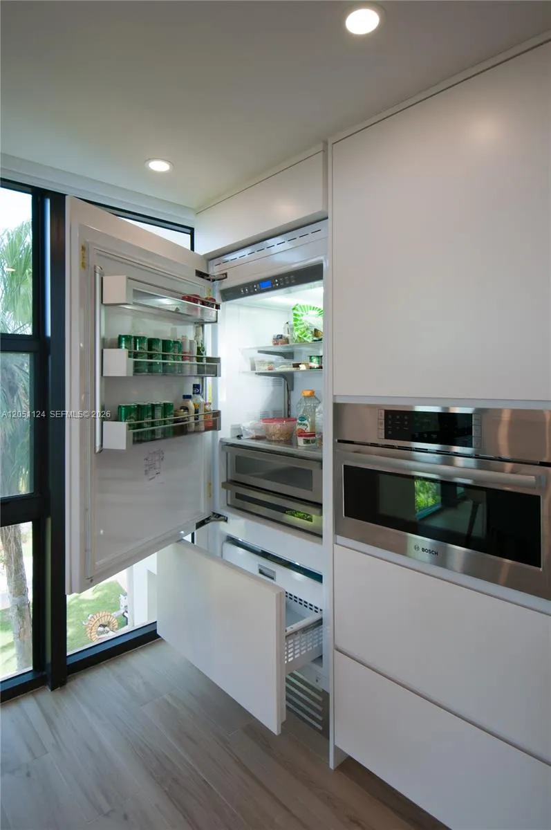 1121 Crandon Blvd #D301 Key Biscayne, FL 33149