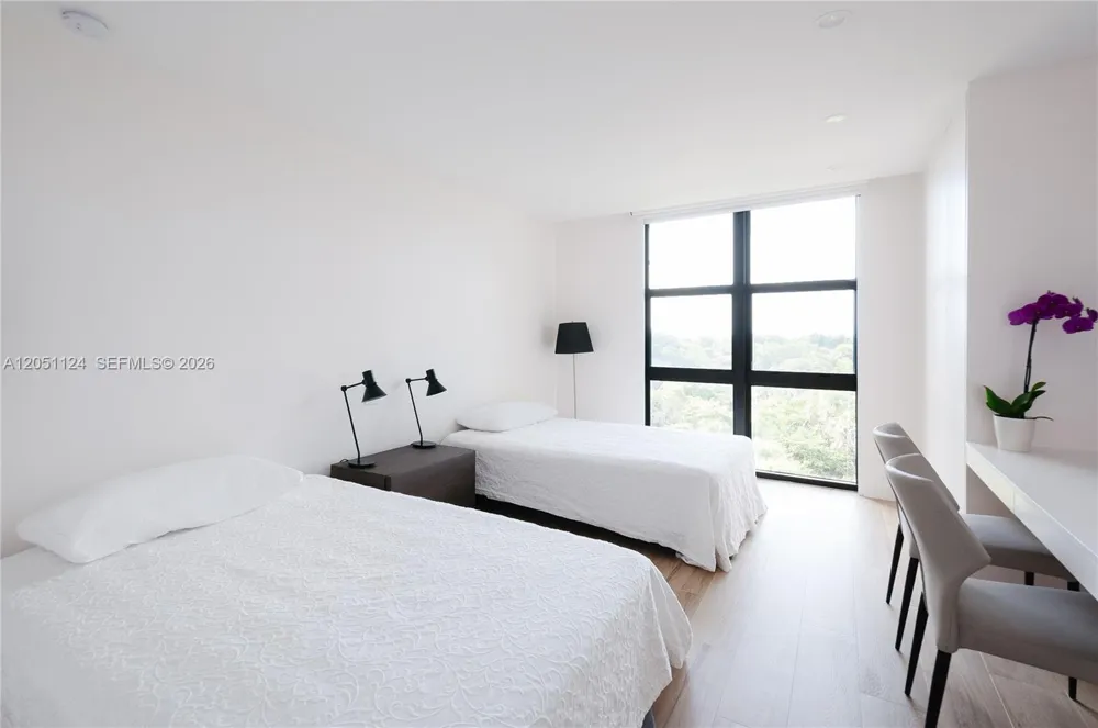 1121 Crandon Blvd #D301 Key Biscayne, FL 33149