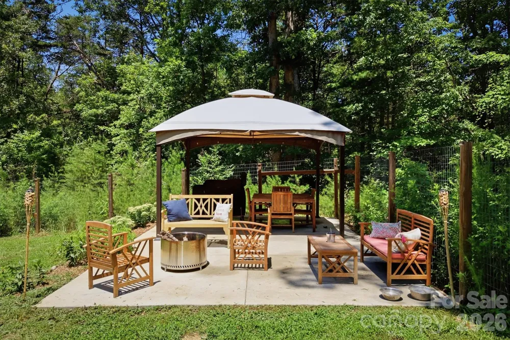 5926 Dysartsville Road Morganton, NC 28655