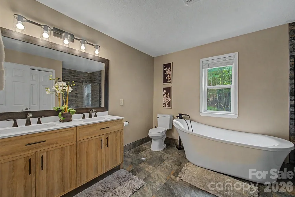 544 Stonehaven Drive Cullowhee, NC 28723