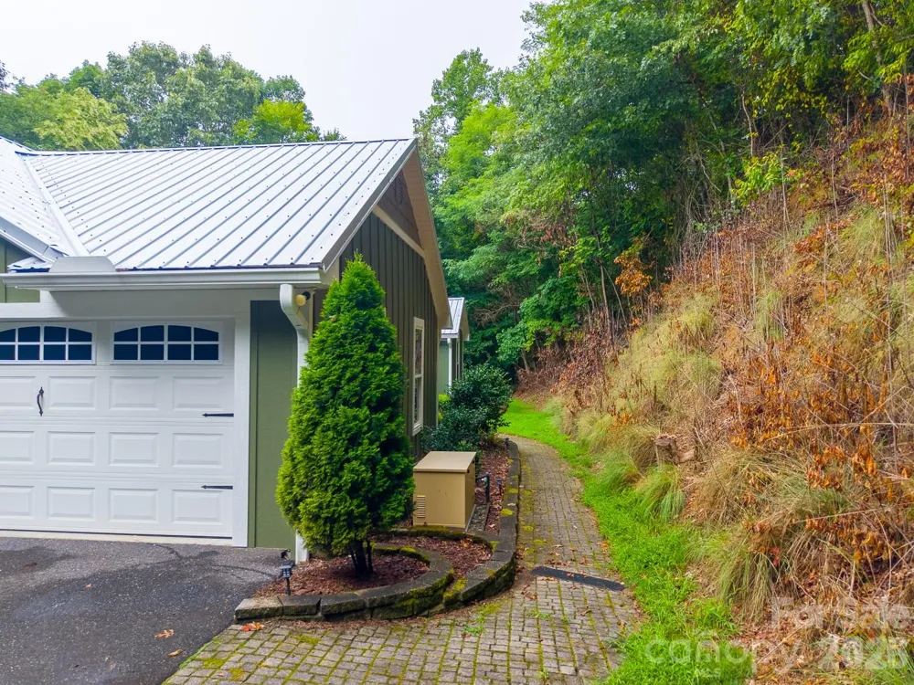 544 Stonehaven Drive Cullowhee, NC 28723