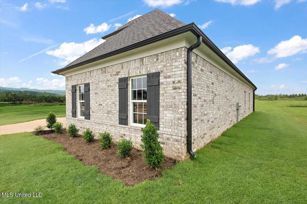 6396 River Lane Walls, MS 38680