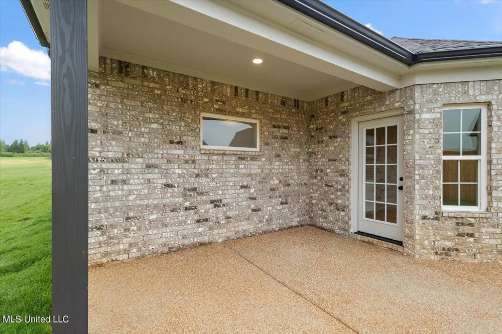6396 River Lane Walls, MS 38680