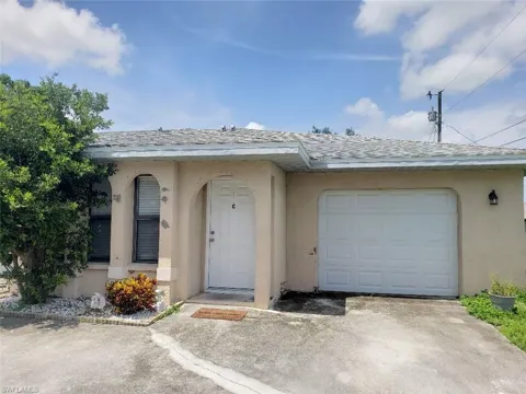 405 SE Van Loon Terrace #C