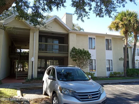 3550 Sable Palm Lane #P