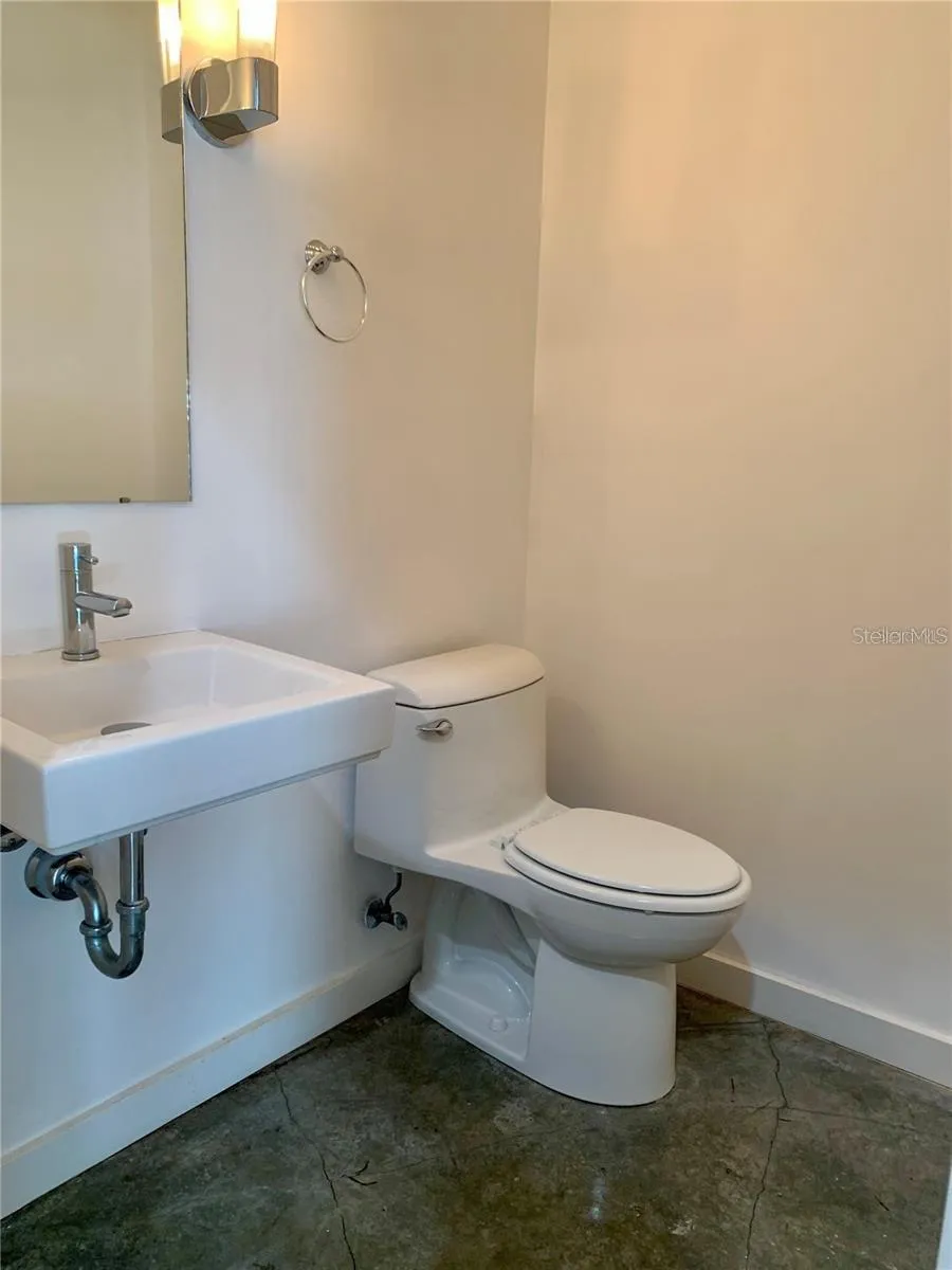 5008 S MACDILL AVENUE #19 Tampa, FL 33611