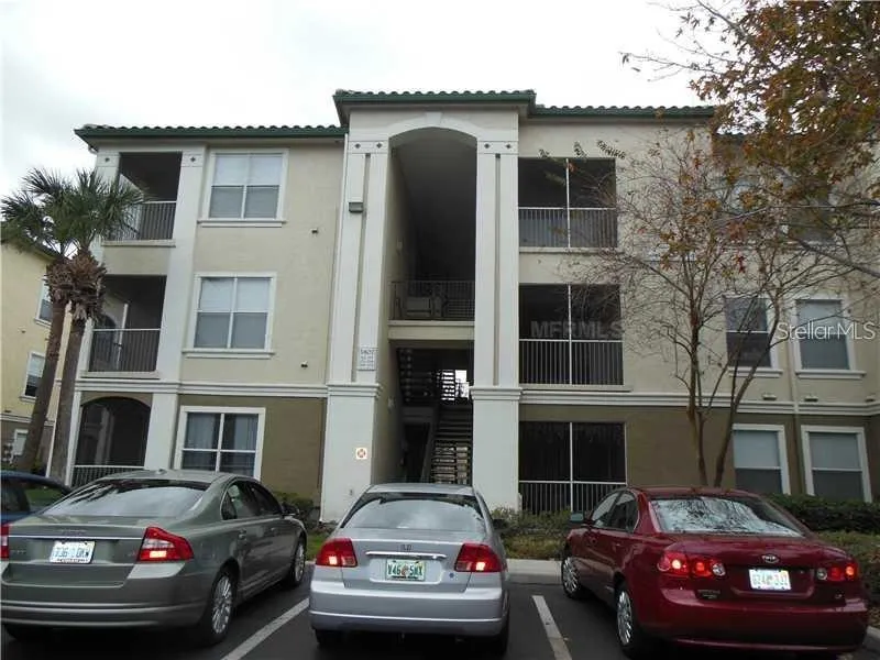 5807 LEGACY CRESCENT PLACE #201 Riverview, FL 33578