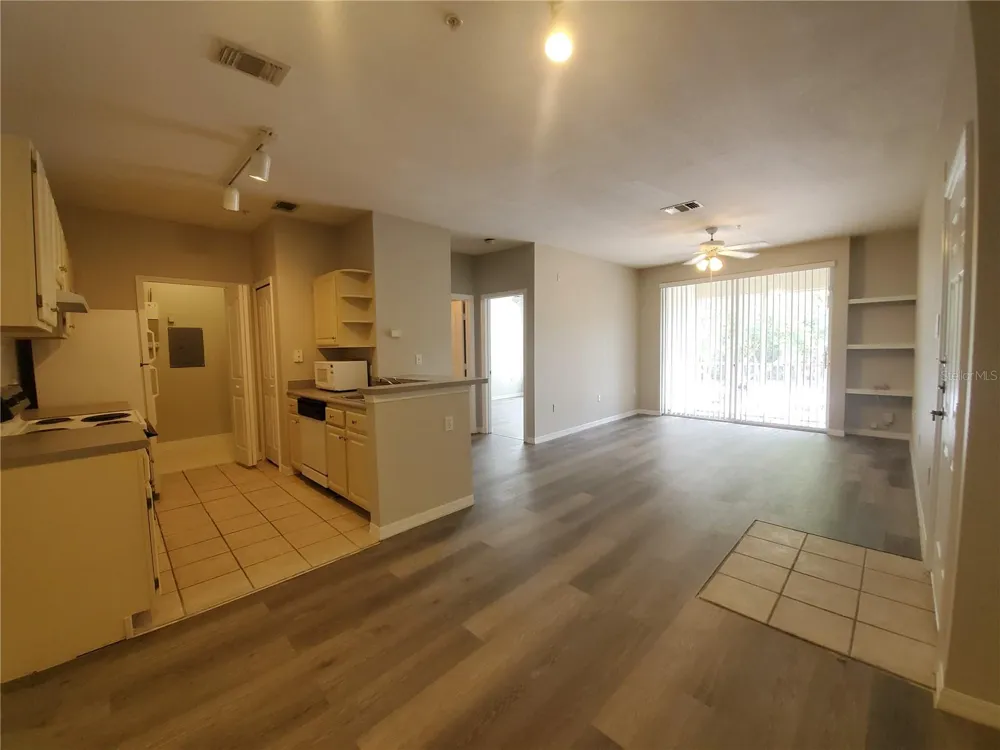 5807 LEGACY CRESCENT PLACE #201 Riverview, FL 33578