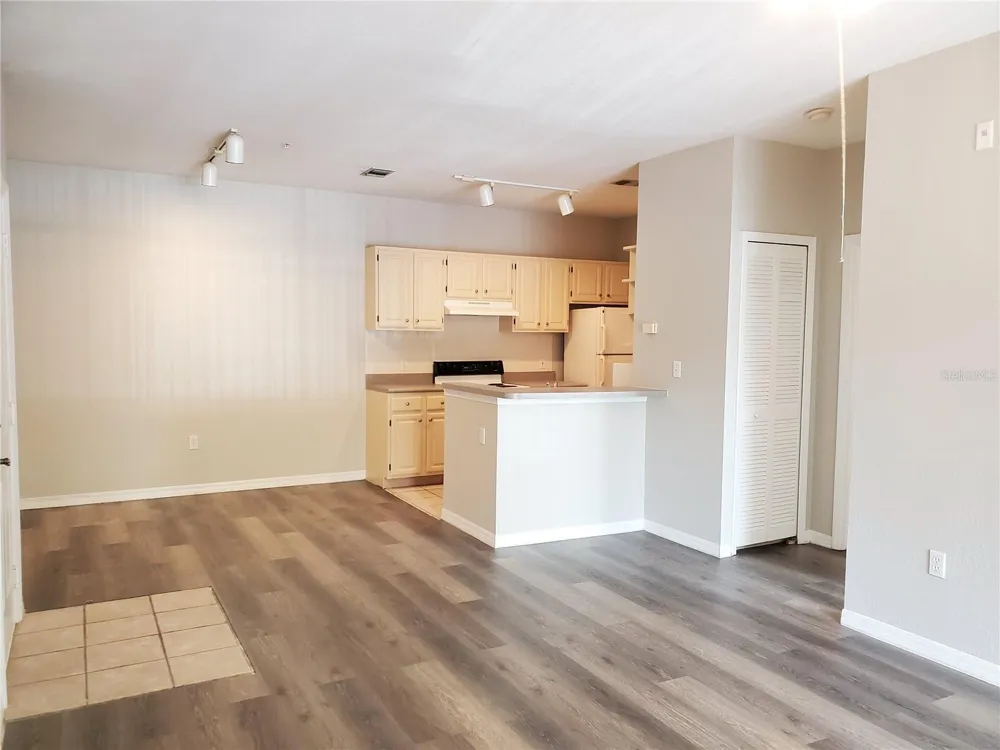 5807 LEGACY CRESCENT PLACE #201 Riverview, FL 33578