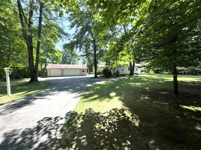 4084 Hartman Road Sodus, MI 49126