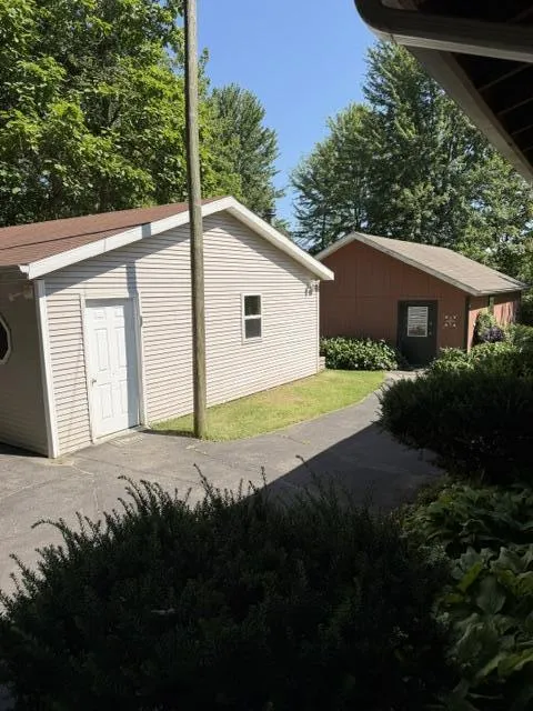 4084 Hartman Road Sodus, MI 49126