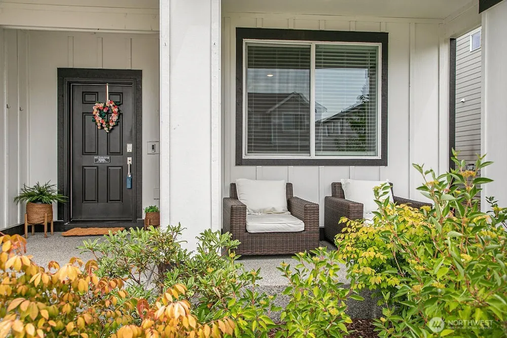 1235 Panoramic Loop Bremerton, WA 98312