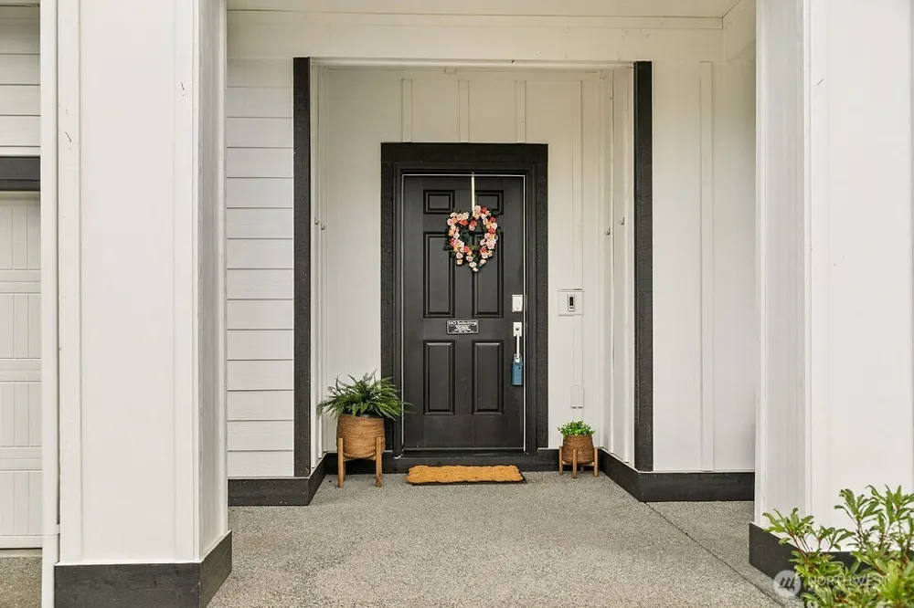 1235 Panoramic Loop Bremerton, WA 98312
