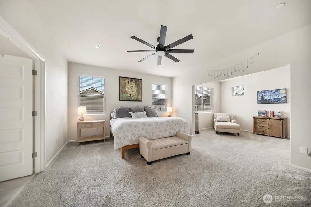 1235 Panoramic Loop Bremerton, WA 98312