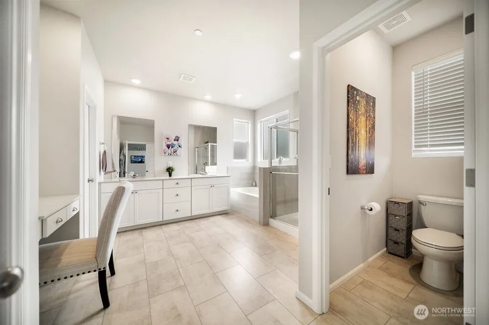 1235 Panoramic Loop Bremerton, WA 98312