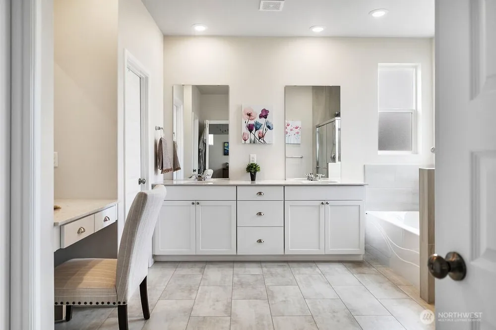 1235 Panoramic Loop Bremerton, WA 98312