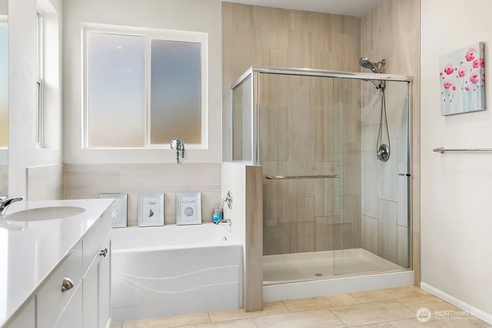 1235 Panoramic Loop Bremerton, WA 98312