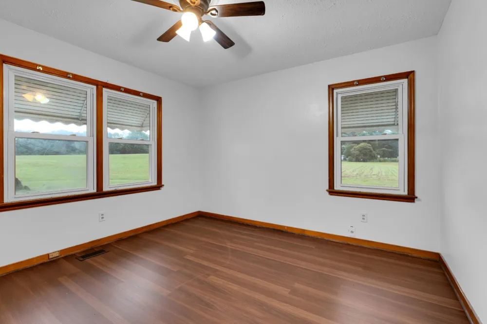 4237 Old Alto Hwy Decherd, TN 37324
