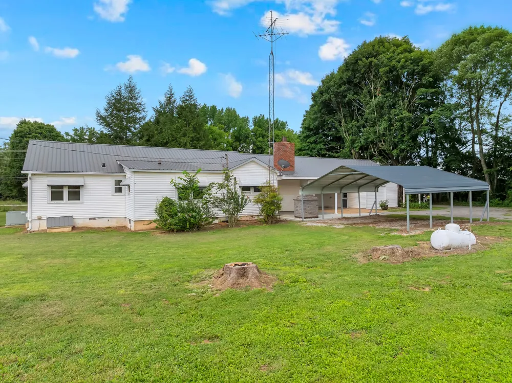 4237 Old Alto Hwy Decherd, TN 37324