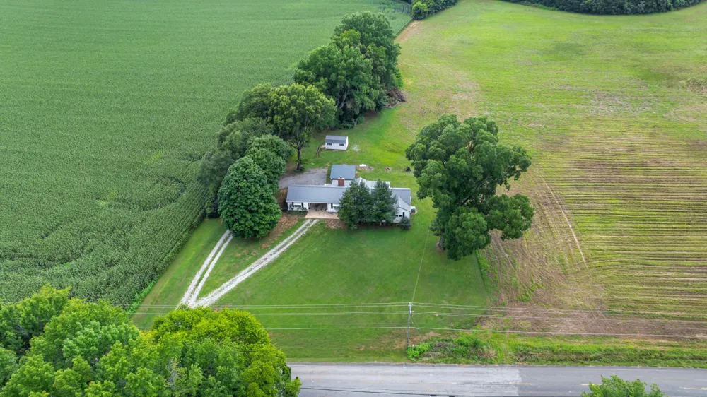 4237 Old Alto Hwy Decherd, TN 37324